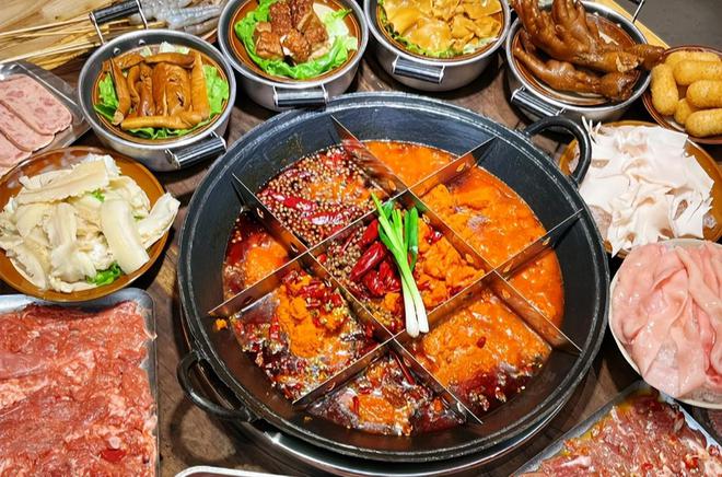 旅游超全攻略5日游路线重庆跟团游价格龙8头号玩家2025最新一个人去重庆(图2)